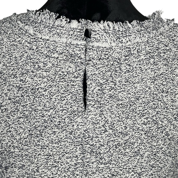 Ann Taylor Petite Gray Raw Hem Cropped Short Sleeve Blouse Women’s Size XXSP - Picture 6 of 13